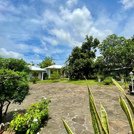 Lapu-Lapu Cottages & Restaurant